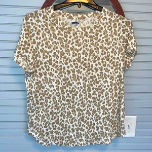 Old Navy Short Sleeve Leopard Print Tee in Cream and Tan